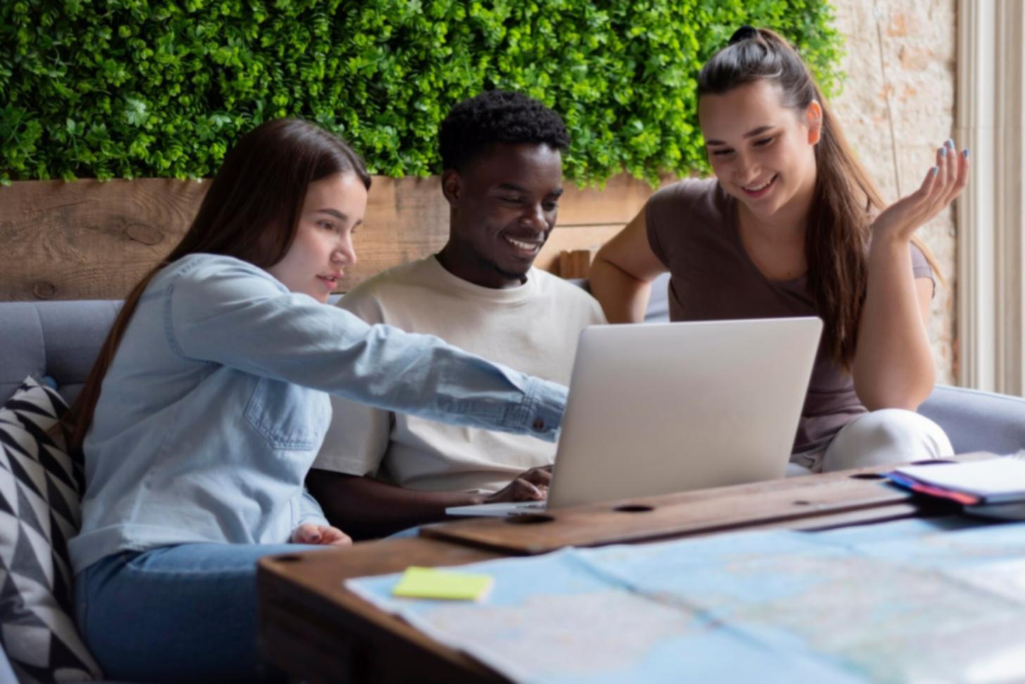 Ambiente de trabalho focado em análise macroeconómica